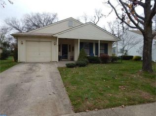 106 Candlelight Ct, Columbus, NJ 08022