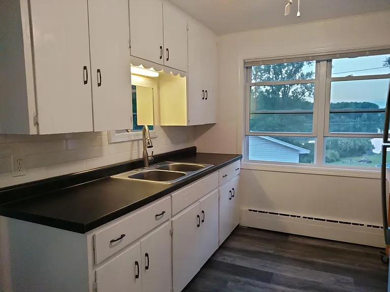 232 N Lake St SE — Photo 18