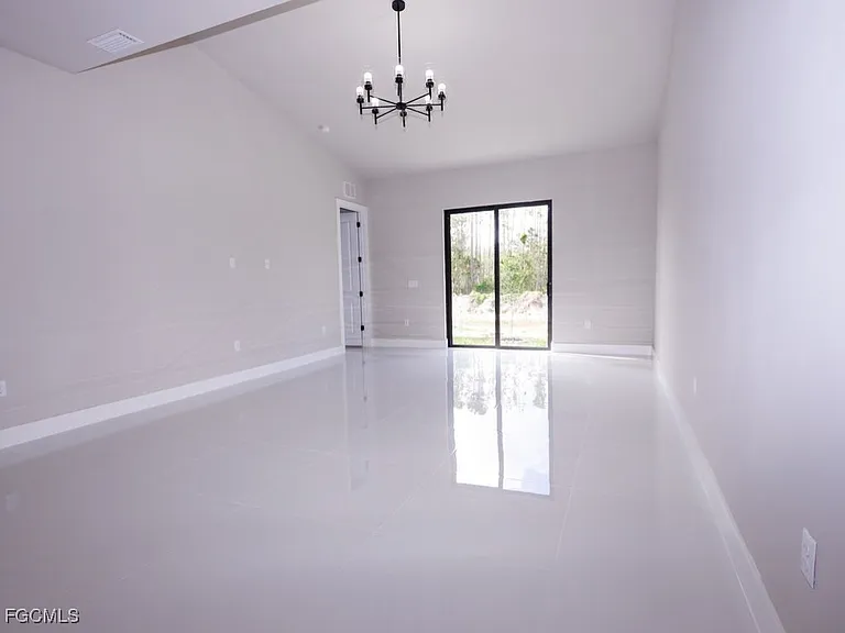 219 Greenbriar Blvd — Photo 12