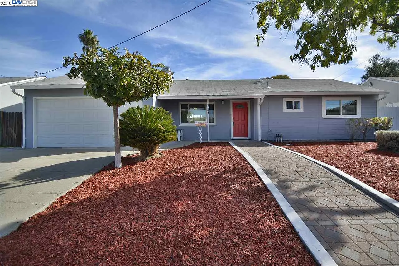 2021 Dennis Dr photo 1