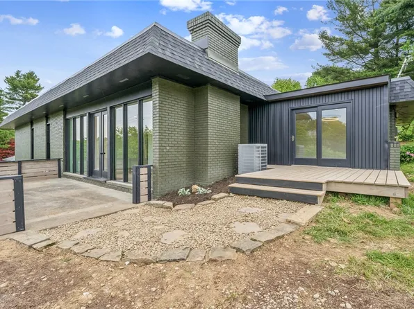 1574 Rostraver Rd, Belle Vernon, PA 15012