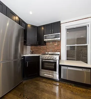 Rented by Icon Realty Management | media 25