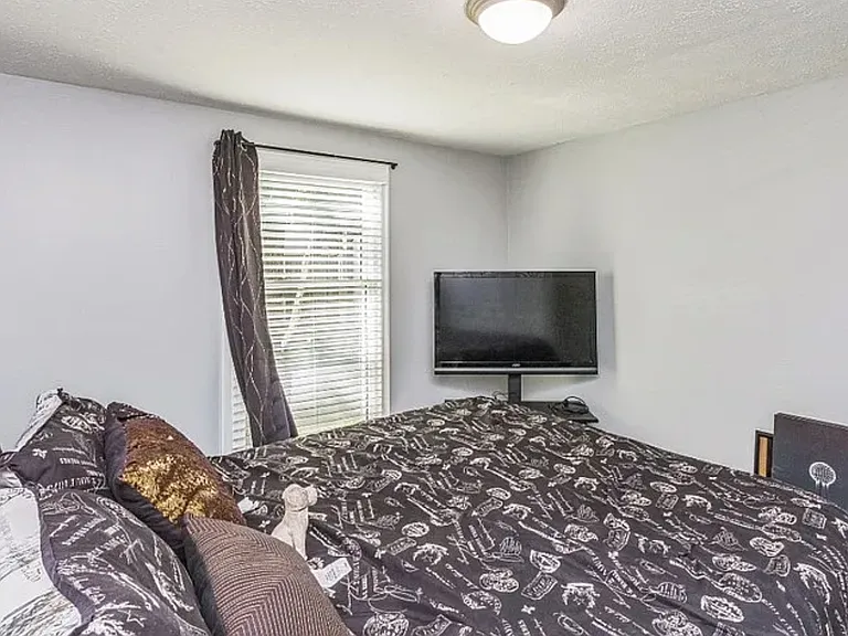 15337 Edgehill Dr — Photo 16