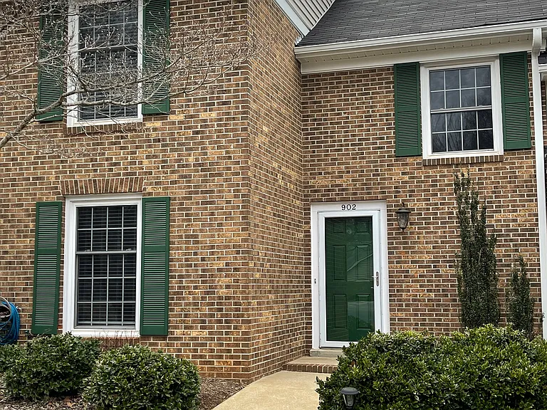 902 Wenwood Cir — Photo 37