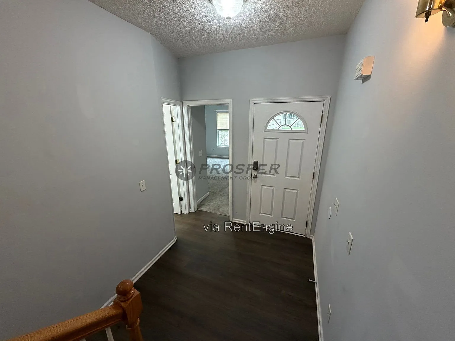 3 bed, 2.0 bath, 1408 sqft, $2,100 — Photo 4