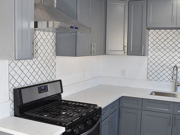 2nd image of 3130 Marlborough Ave