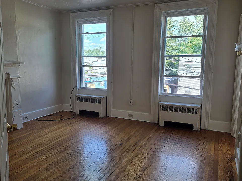 62 Watervliet Ave #2