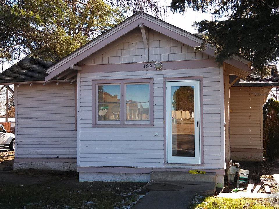 2nd image of 122 S 1st St