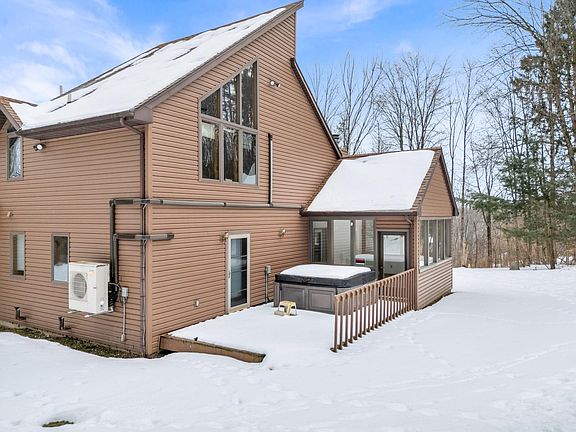 5th image of 1070 Forest Hill Rd