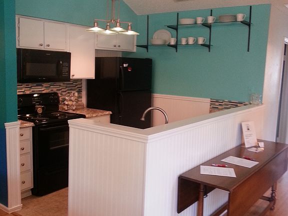 2nd image of 218 Suttonwood Dr