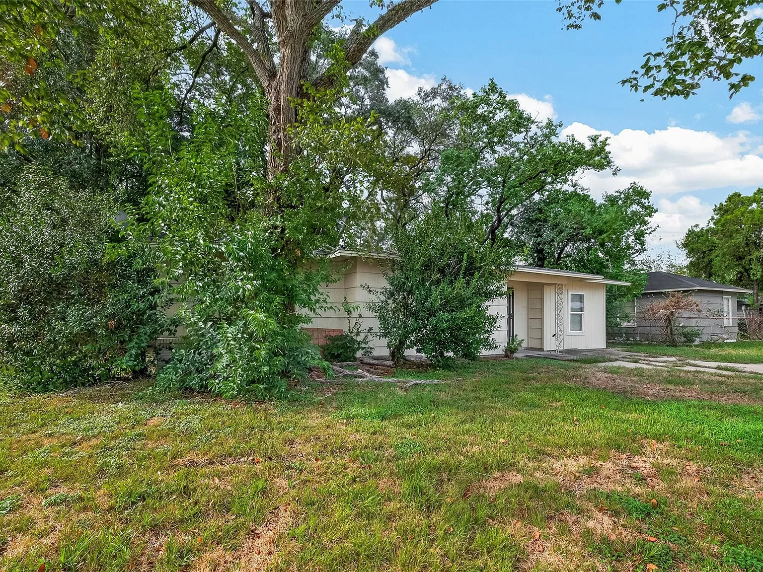 4 bed, 1.0 bath, 1156 sqft, $1,500 — Photo 4