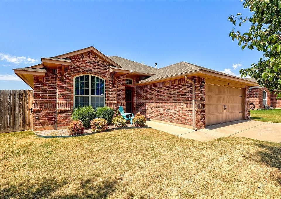 1st image of 1013 Cimarron Creek Dr