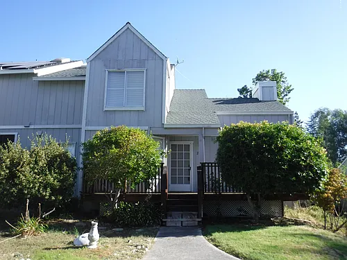 221 Marina Dr N Photo 1