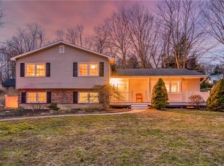 434 Long Hill Rd, Guilford, CT 06437