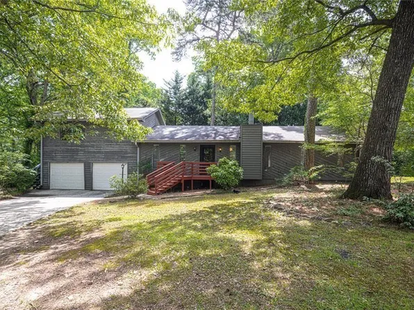 633 Iris Rd, Pine Lake, GA 30072