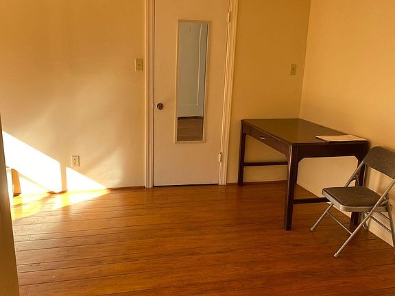 3rd image of 2660 Mira Vista Dr #B