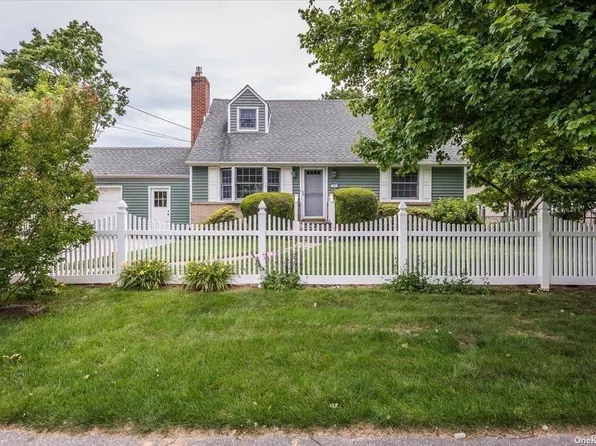 910 4th Street, East Northport, NY 11731