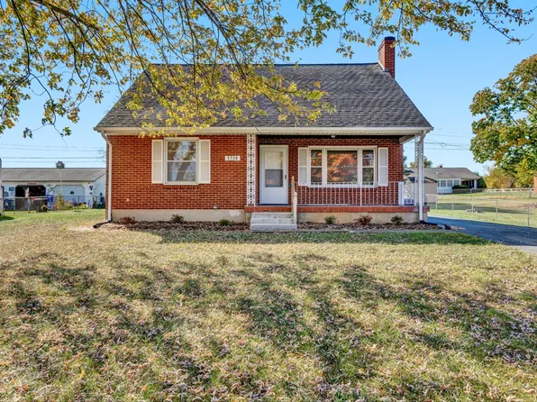 5736 Darby Rd, Roanoke, VA 24012