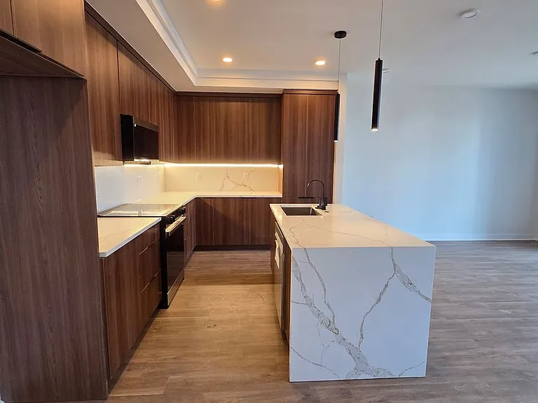 1116 Emilia Ave — Photo 3