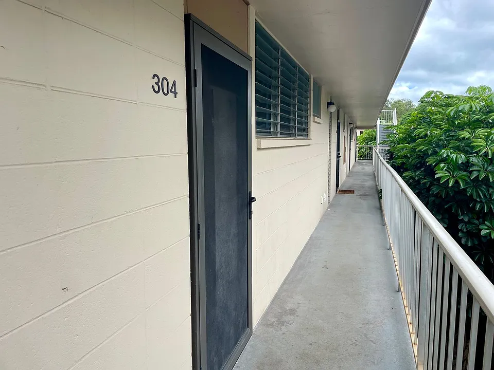 95-045 Waikalani Dr #G304