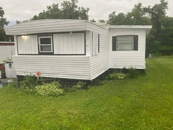 835 Solomon Cir, Uniontown, PA 15401