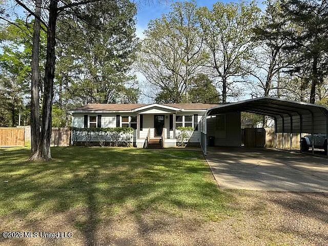 4 bed, 1.5 bath, 1578 sqft, $1,750 — Photo 1