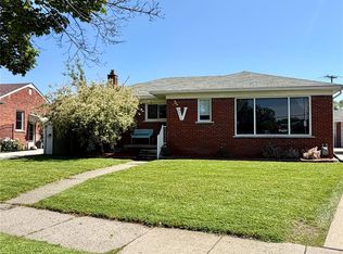 3645 Syckelmoore St, Trenton, MI 48183