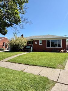 3645 Syckelmoore St, Trenton, MI, 48183