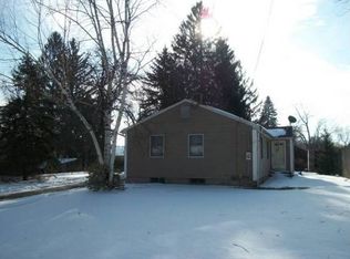 8 5th St, East Longmeadow, MA 01028