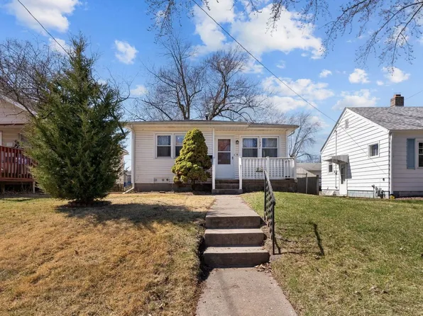 1921 33rd St, Moline, IL 61265