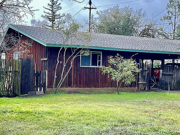 3rd image of 5560 Live Oak Dr