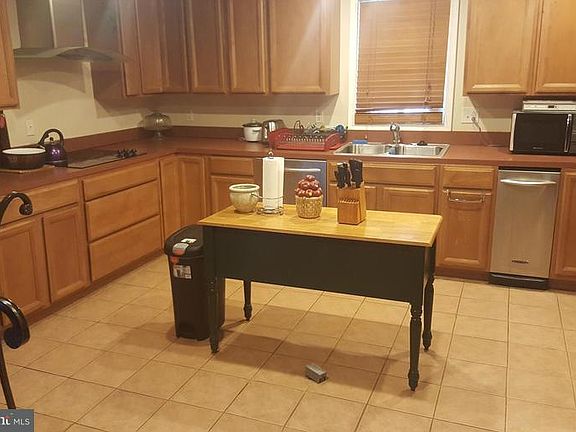 3rd image of 9708 Cedarhollow Ln