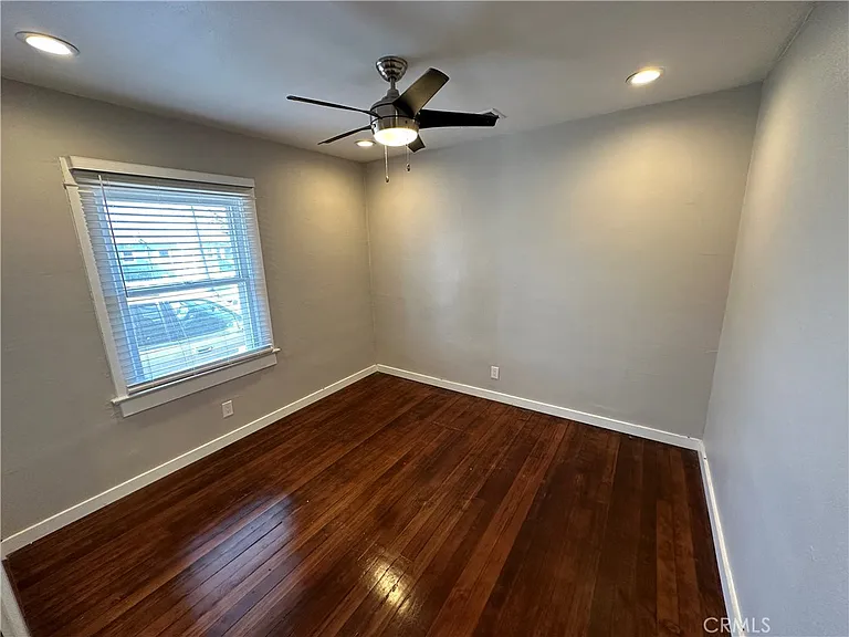 633 W Maple Ave — Photo 24
