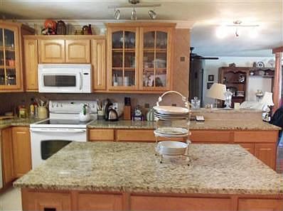 3rd image of 1800 Woodlawn Dr