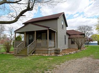 209 W Gilson St, Edmore, MI 48829