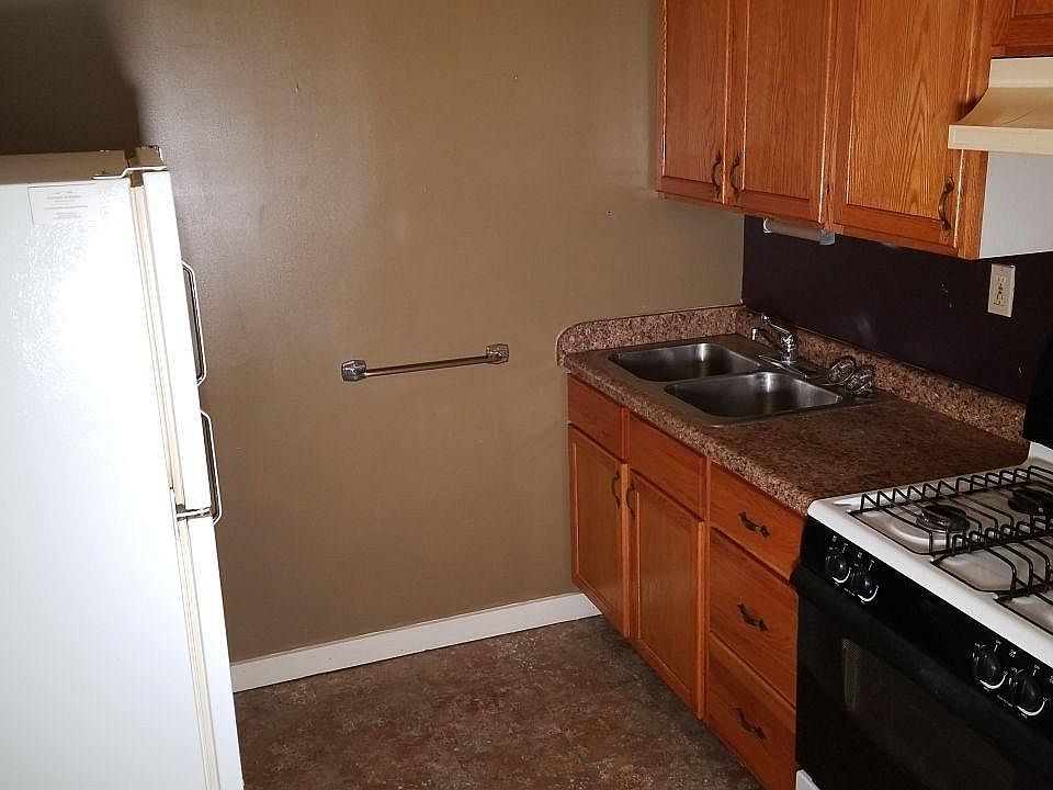 1st image of 685 Strong Ave #685