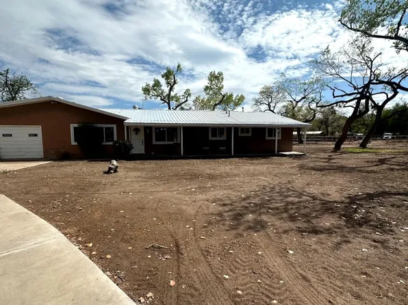 243 Gossett Ln, Corrales, NM 87048