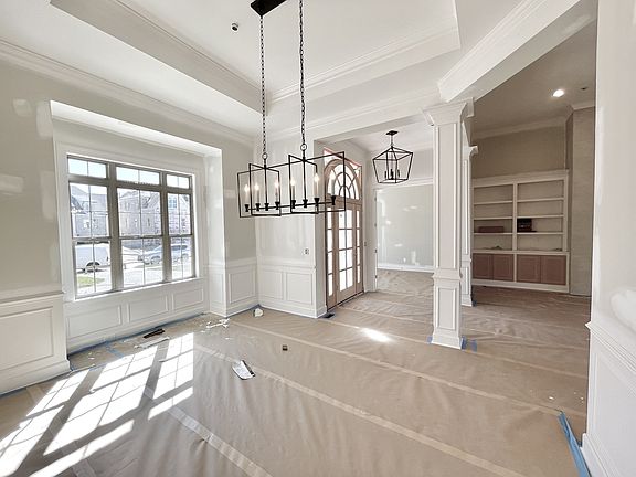 5th image of 2060 Bocage Cres Lot 208