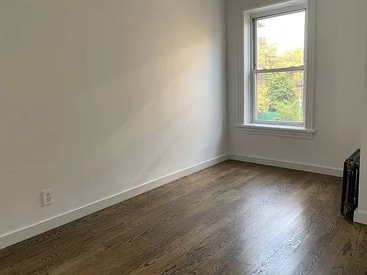 Rented by REAL New York | media 21