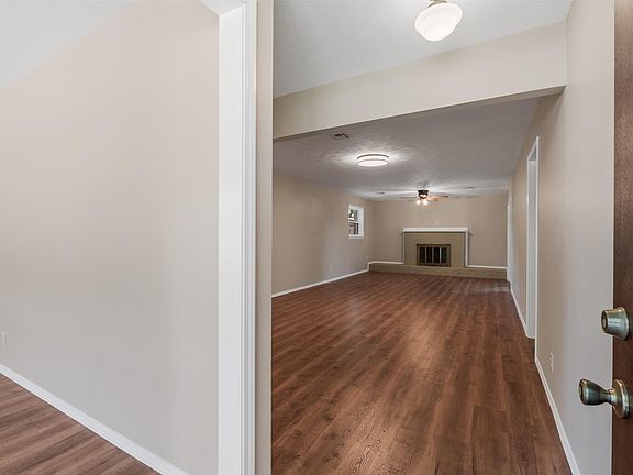 4th image of 1418 Harris Dr