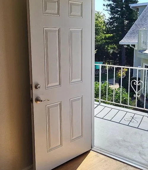 2424 C St — Photo 1