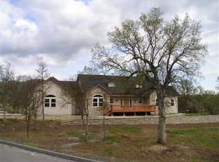 14735 Blue Drake Ln, Prather, CA