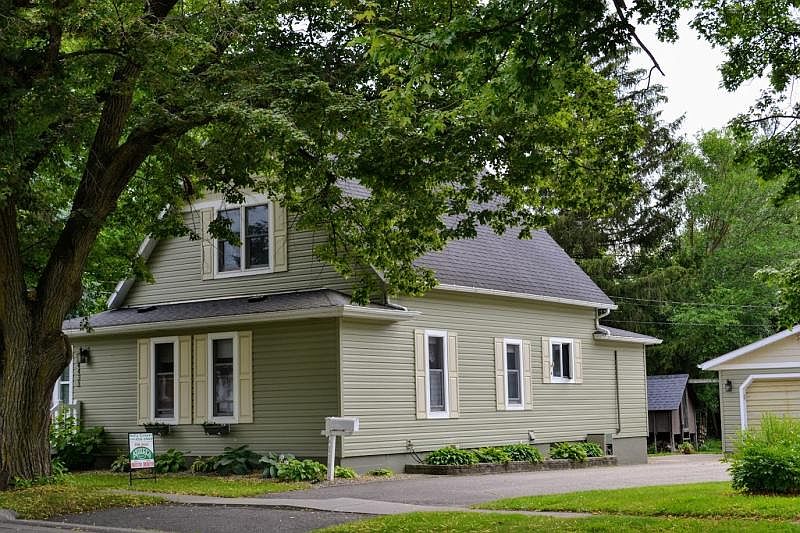 1st image of 4433 West St