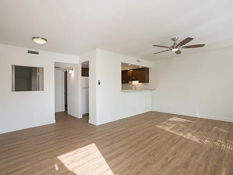Available June! Newly Remodeled 2bd/1ba Beautiful Crown Point Condo! Only $3,595/Mo! — Photo 4