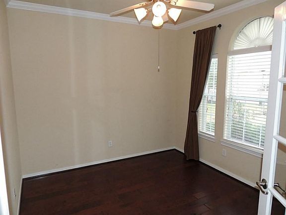 5th image of 159 Rocky Point Dr