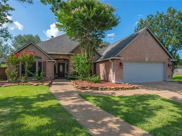 4600 Park Hollow Cir, Bryan, TX 77802