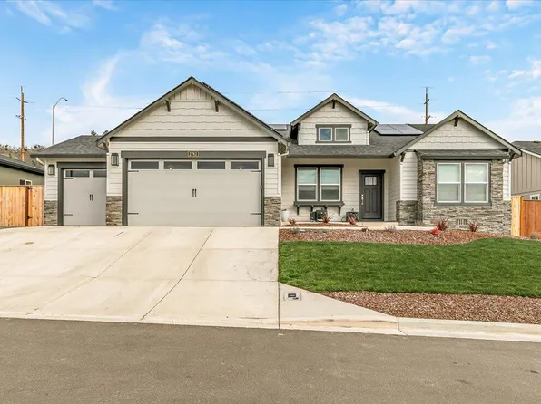 2782 High Cedars Ln, Medford, OR 97504