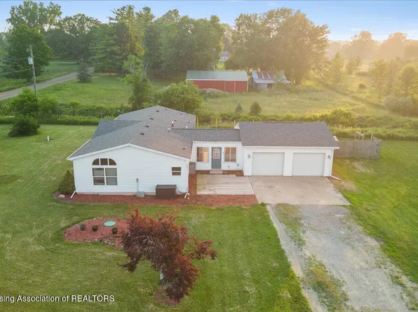 9966 Bauer Rd, Dewitt, MI 48820