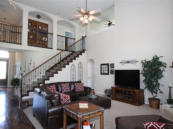 4th image of 10406 Broadmoor Ln