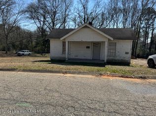 906 3rd St, Alexander City, AL 35010